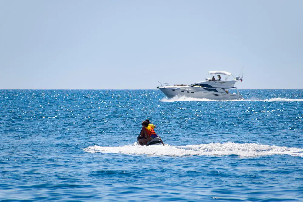 yacht-adventure-dubai